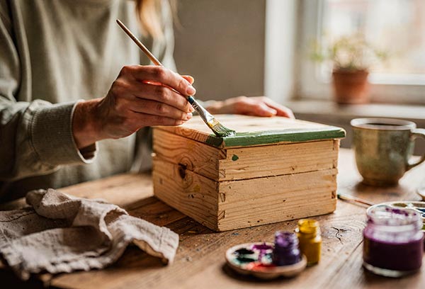 Comparte tus dones y talentos en la comunidad y aprovecha lo que sabes hacer para obtener cosas a cambio. Saca partido a tus habilidades y a lo que sabes hacer.